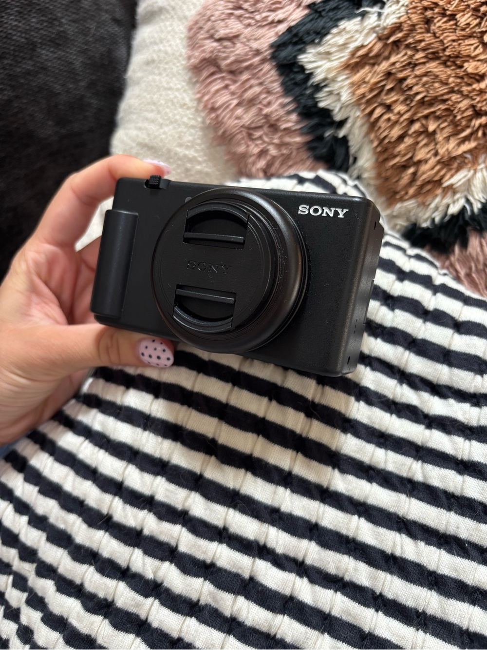Sony Black Compact Point-and-Shoot Camera